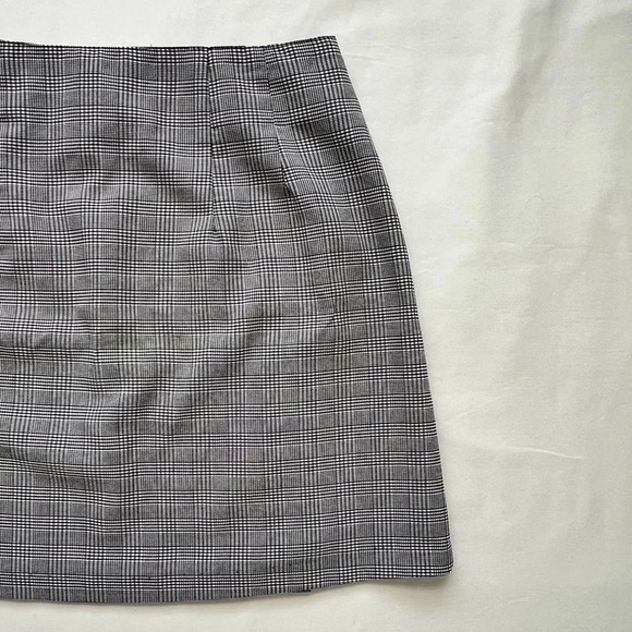 Vintage 90’s Plaid High Waisted Plaid Mini Skirt - Picture 2 of 8